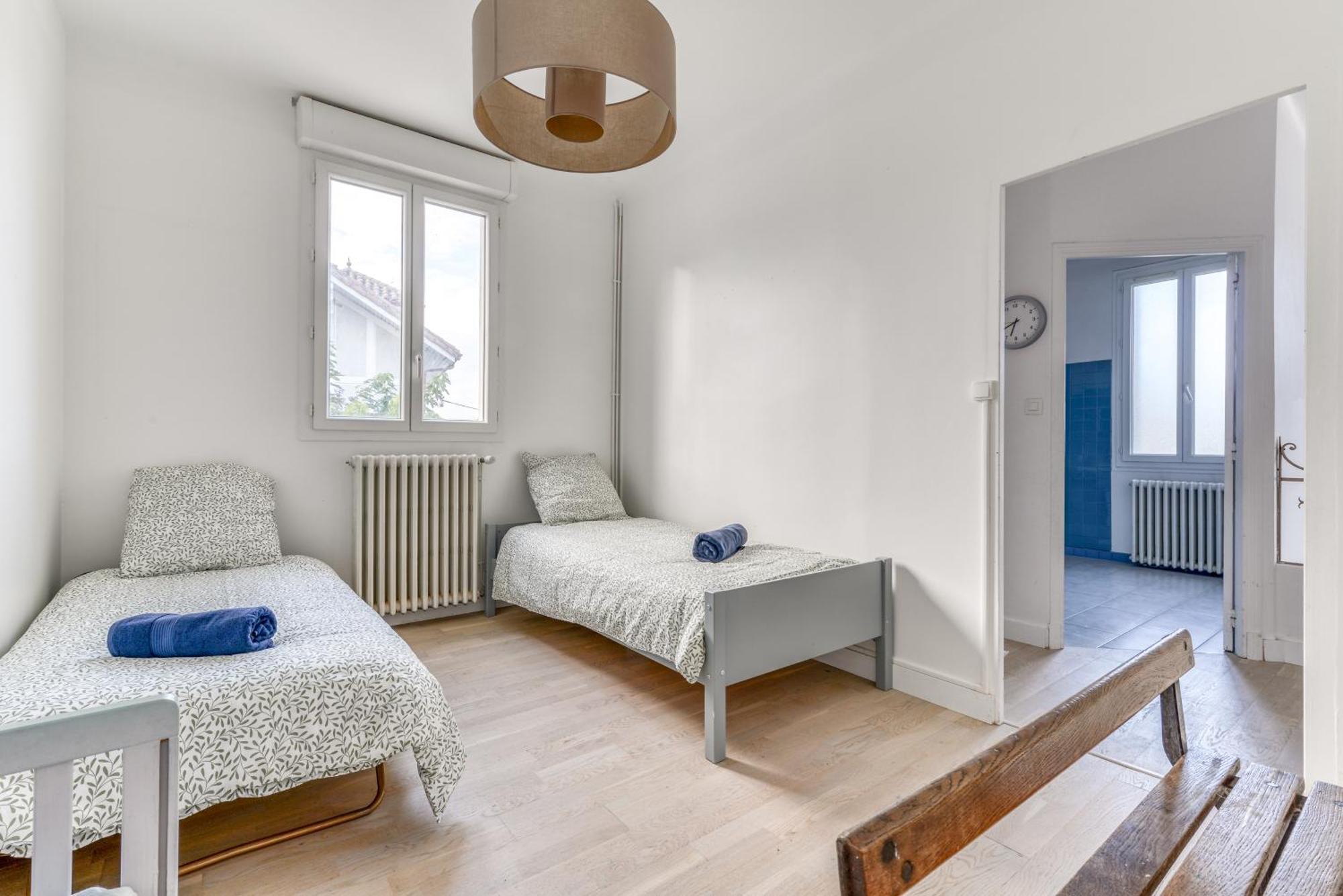 Big House - Parking Privee - Piscine - Wifi - Equipee Villa