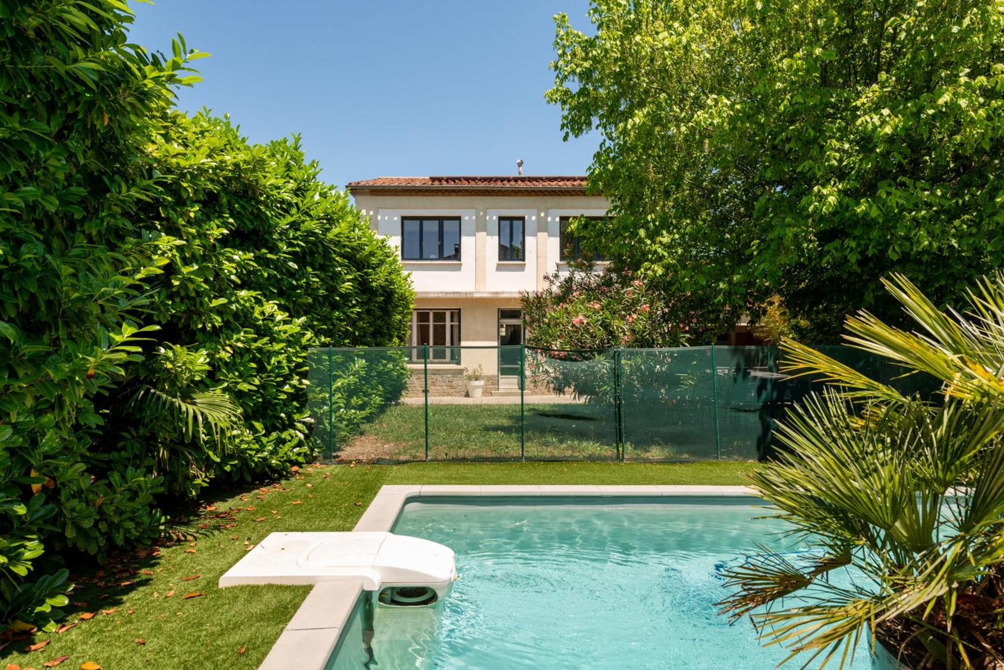 Big House - Parking Privee - Piscine - Wifi - Equipee Villa