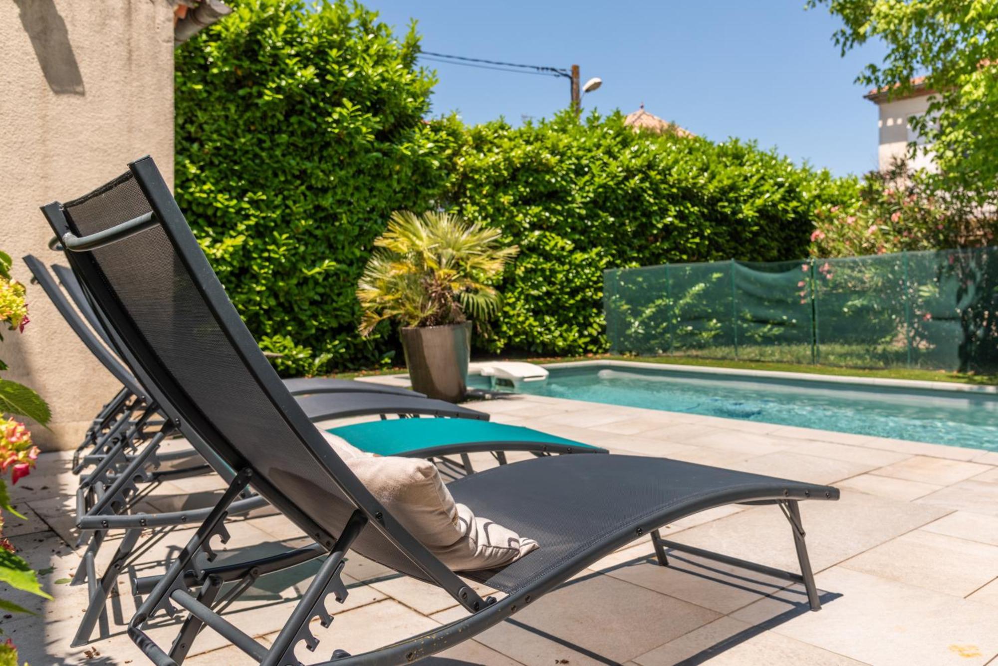 Big House - Parking Privee - Piscine - Wifi - Equipee Villa *